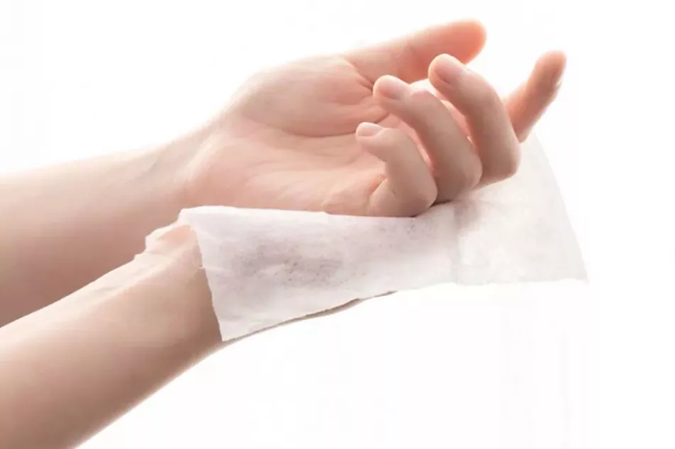 5 مزایای استفاده از دستمال مرطوب